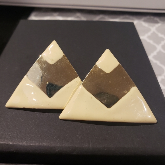 Vintage enamel clip on earrings - Picture 6 of 6